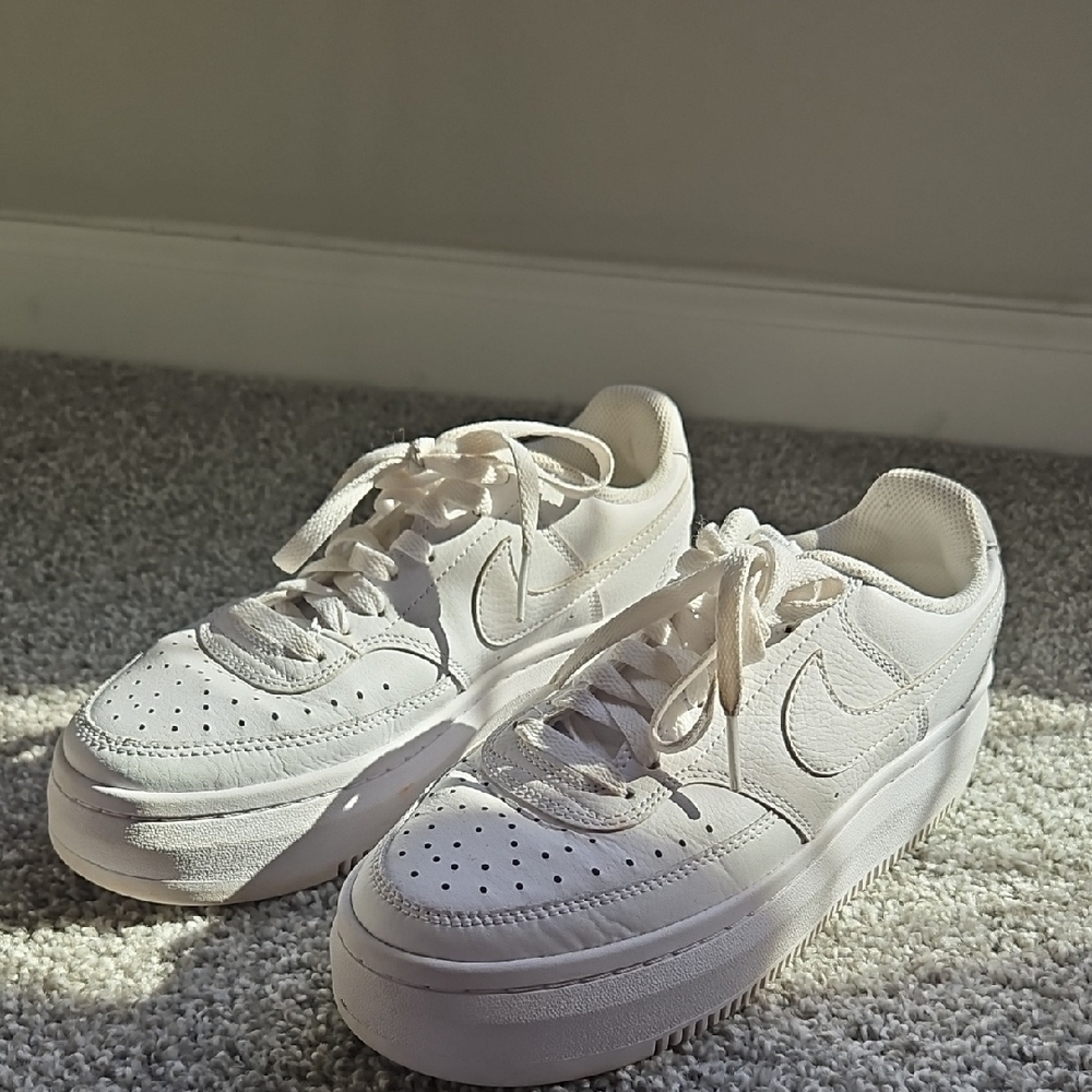 Women's White NIKE Court Vision Alta Leather Platform Sneakers Size 8